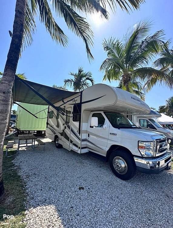 2015 Thor Motor Coach Freedom Elite 23H - Used Class C For Sale by Pop RVs in Toms River, New Jersey