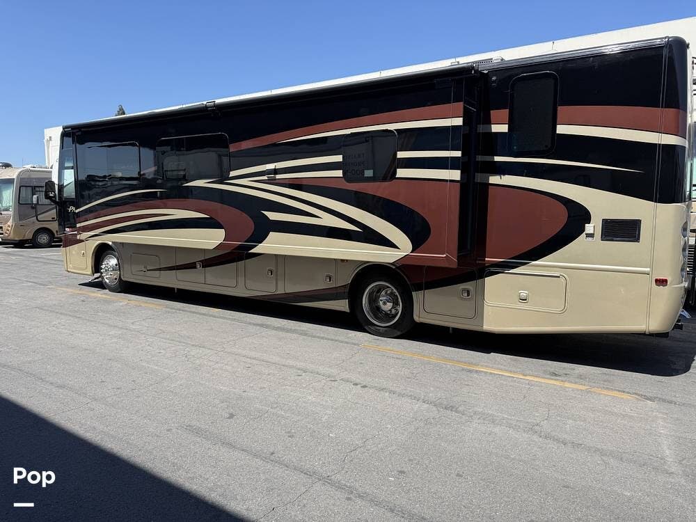 2014 Palazzo 36.1 by Thor Motor Coach from Pop RVs in Norwalk, California