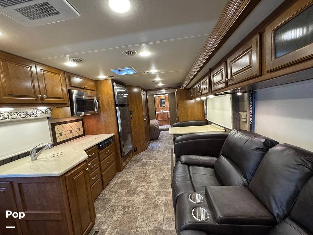 2014 Thor Motor Coach Palazzo 36.1 - Used Diesel Pusher For Sale by Pop RVs in Norwalk, California features Leveling Jacks, Air Conditioning, Slideout, Generator