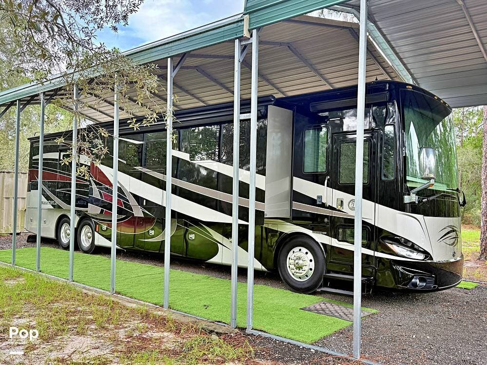 2019 Phaeton 44OH by Tiffin from Pop RVs in Weeki Wachee, Florida