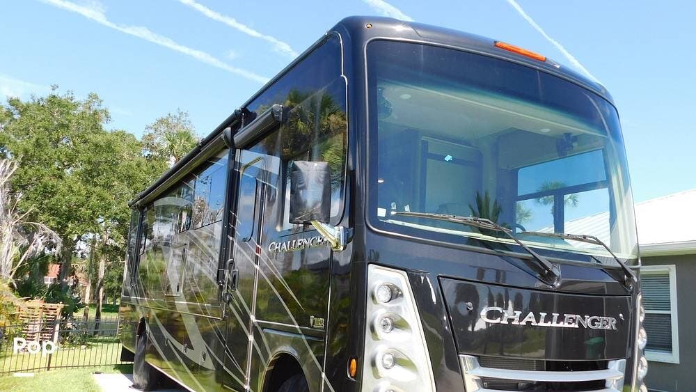 2022 Challenger 35MQ by Thor Motor Coach from Pop RVs in Sebastian, Florida