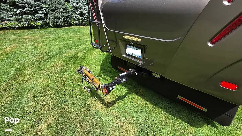 2019 Thor Motor Coach Windsport 35M - Used Class A For Sale by Pop RVs in Pelham, New Hampshire features Leveling Jacks, Slideout, Generator, Awning, Air Conditioning