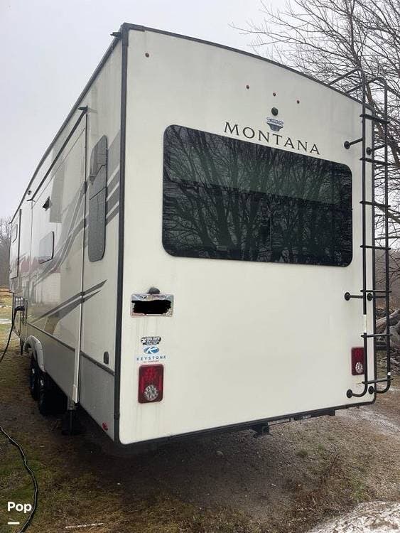 2022 Montana 3121RL by Keystone from Pop RVs in Castalia, Ohio