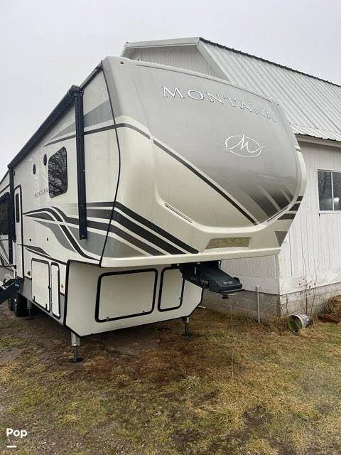 Used 2022 Keystone Montana 3121RL available in Castalia, Ohio