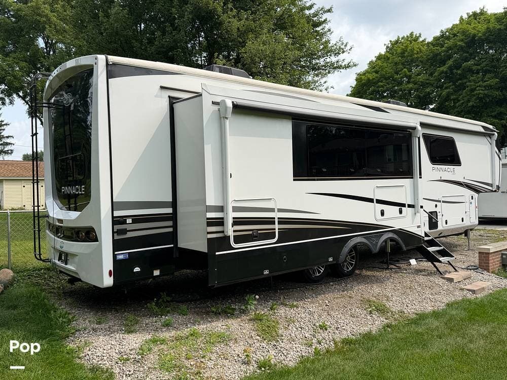 Used 2025 Jayco Pinnacle 38FBRK available in Lake Orion, Michigan
