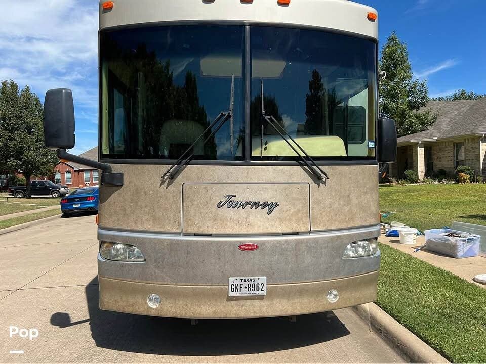 2006 Winnebago Journey 36SG - Used Diesel Pusher For Sale by Pop RVs in Melissa, Texas features Leveling Jacks, Air Conditioning, Slideout, Generator, Awning