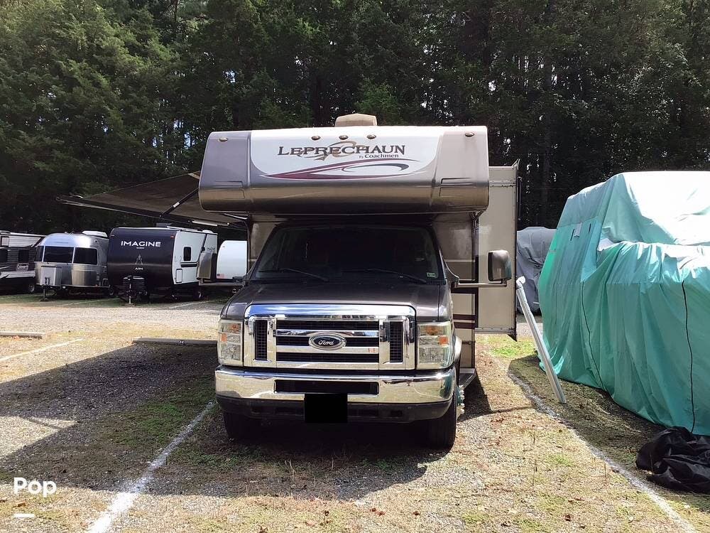 2012 Coachmen Leprechaun 319DS - Used Class C For Sale by Pop RVs in Lorton, Virginia features Air Conditioning, Leveling Jacks, Generator, Slideout