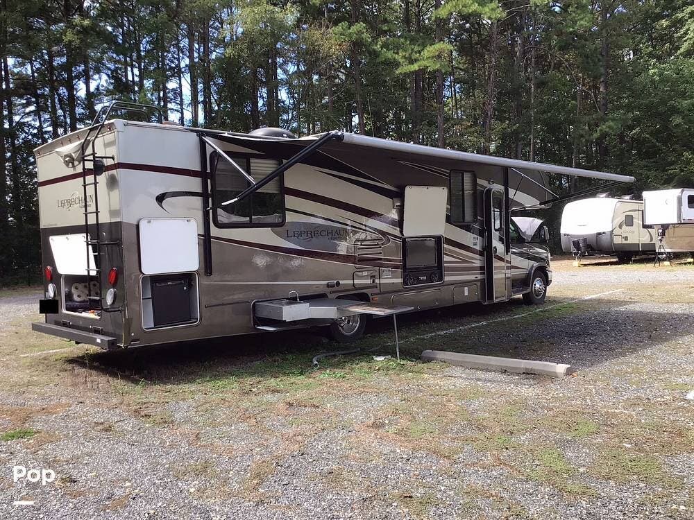 2012 Leprechaun 319DS by Coachmen from Pop RVs in Lorton, Virginia