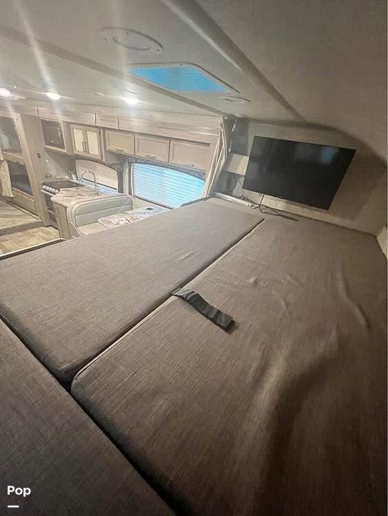 2021 Thor Motor Coach Chateau 31ev - Used Class C For Sale by Pop RVs in Port Richey, Florida features Slideout