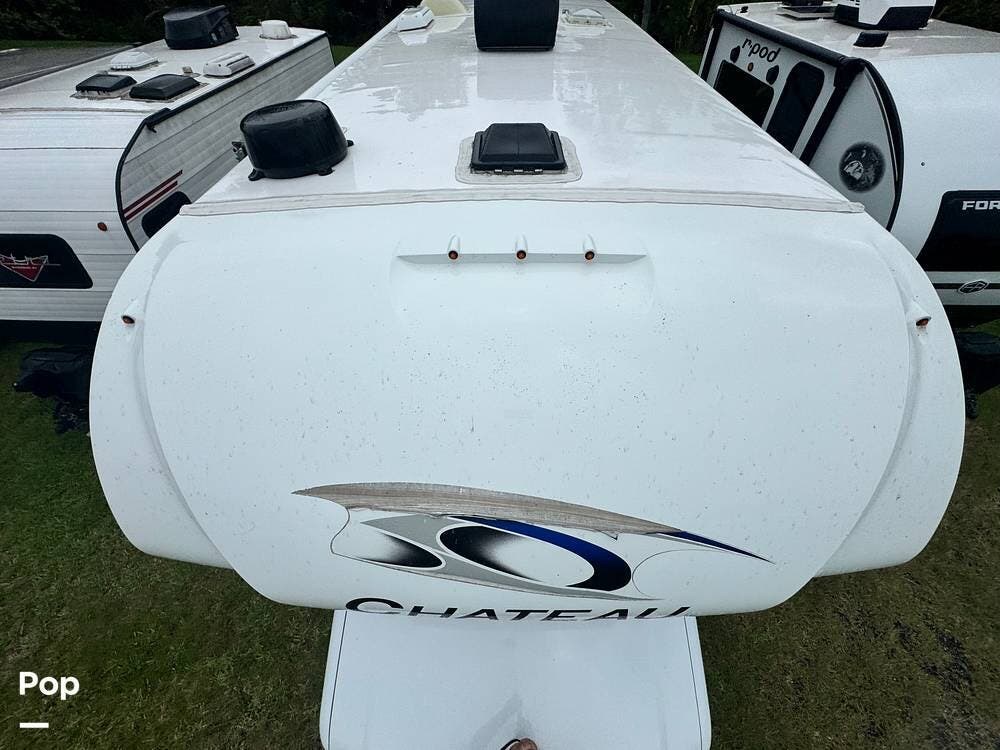 2021 Thor Motor Coach Chateau 31EV - Used Class C For Sale by Pop RVs in Port Richey, Florida features Slideout, Generator, Air Conditioning, Awning, Leveling Jacks