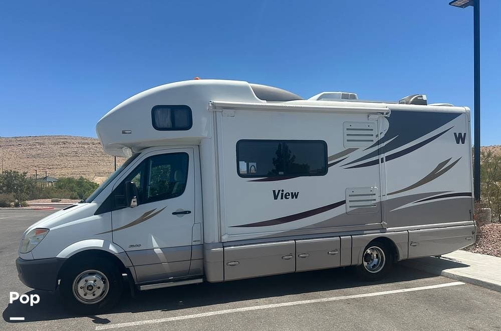 2013 Winnebago View 24J - Used Class C For Sale by Pop RVs in Las Vegas, Nevada features Slideout