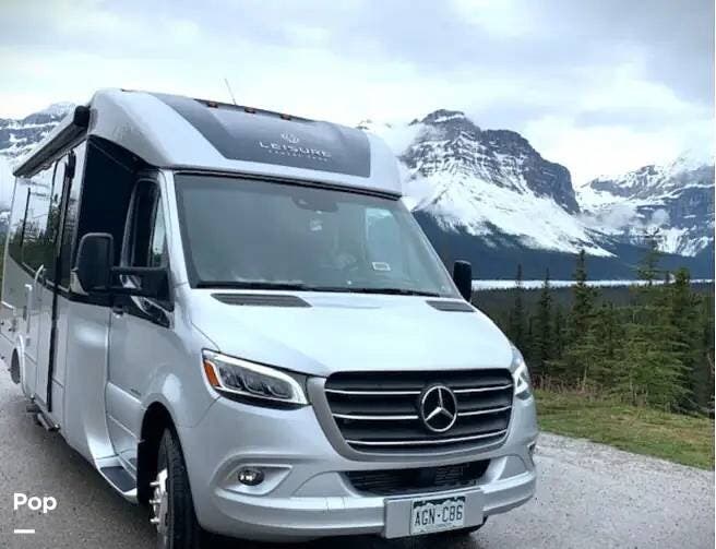2021 Leisure Travel Unity U24FX - Used Class C For Sale by Pop RVs in Denver, Colorado features Slideout