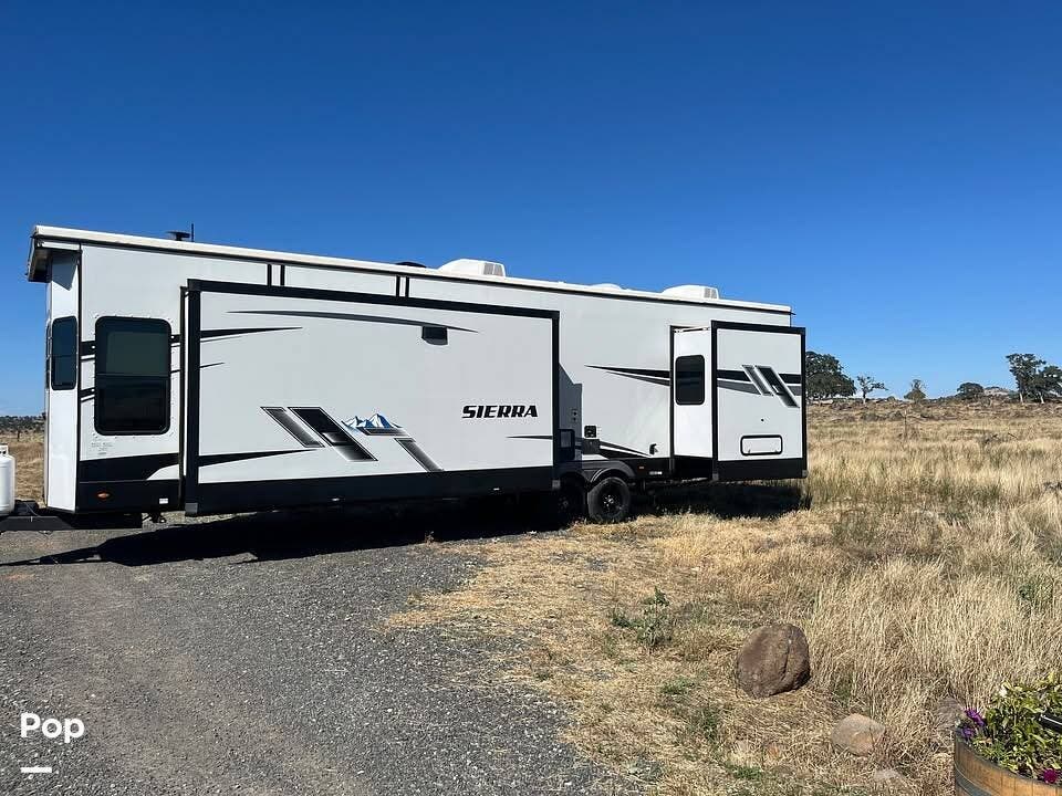 2022 Forest River Sierra 401FLX - Used Travel Trailer For Sale by Pop RVs in Jamestown, California features Leveling Jacks, Awning, Air Conditioning, Slideout