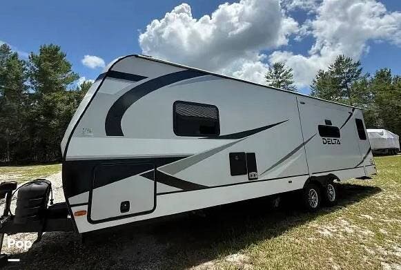 2024 Alliance RV Delta 292RL - Used Travel Trailer For Sale by Pop RVs in Geneva, Florida features Slideout
