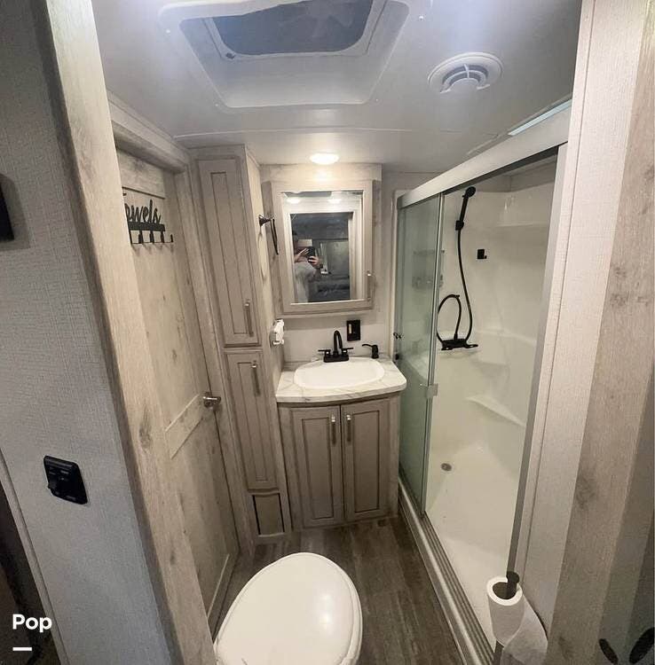 Used 2022 Keystone Avalanche 390DS available in Brashear, Texas