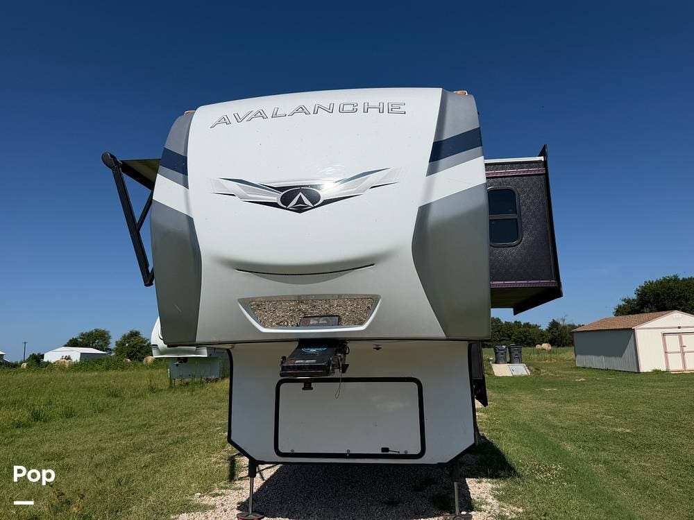 Used 2022 Keystone Avalanche 390DS available in Brashear, Texas