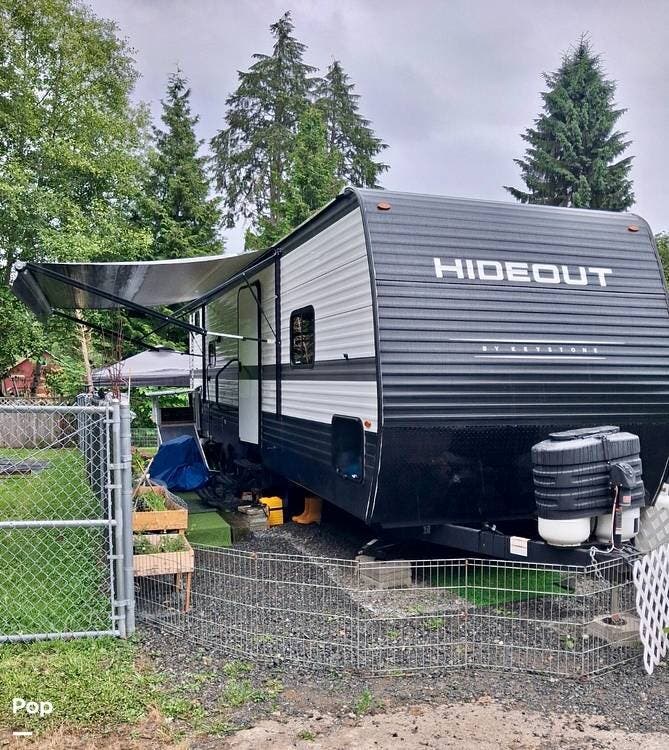 2025 Keystone Hideout Sport 291BR - Used Travel Trailer For Sale by Pop RVs in Snohomish, Washington features Slideout
