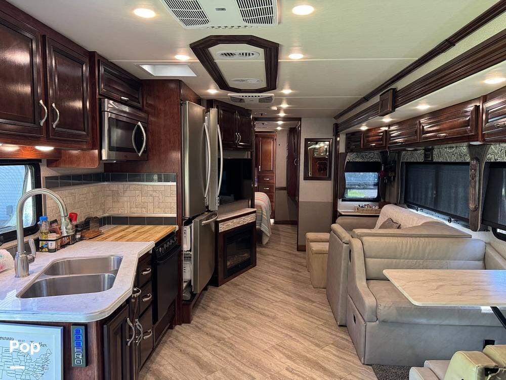 2019 Bounder 35K by Fleetwood from Pop RVs in Shamong, New Jersey