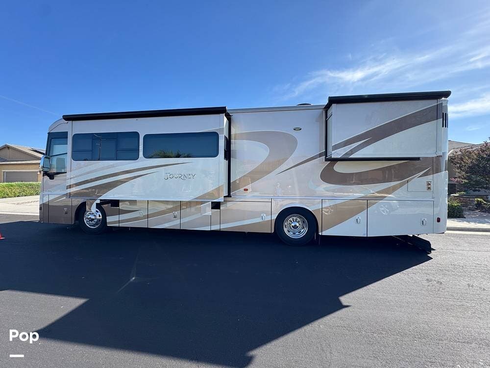 2017 Journey 36M by Winnebago from Pop RVs in Wildomar, California