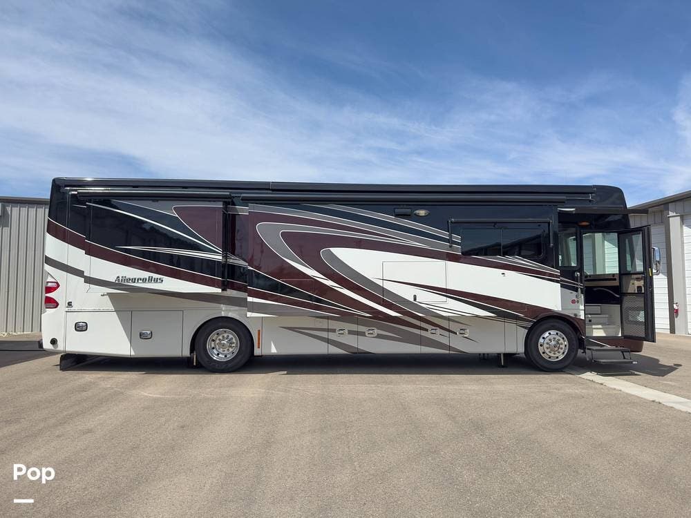 2014 Tiffin Allegro Bus 37AP - Used Diesel Pusher For Sale by Pop RVs in Boise, Idaho features Slideout