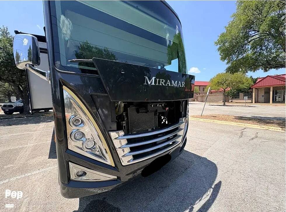 2022 Miramar 35.2 by Thor Motor Coach from Pop RVs in Austin, Texas