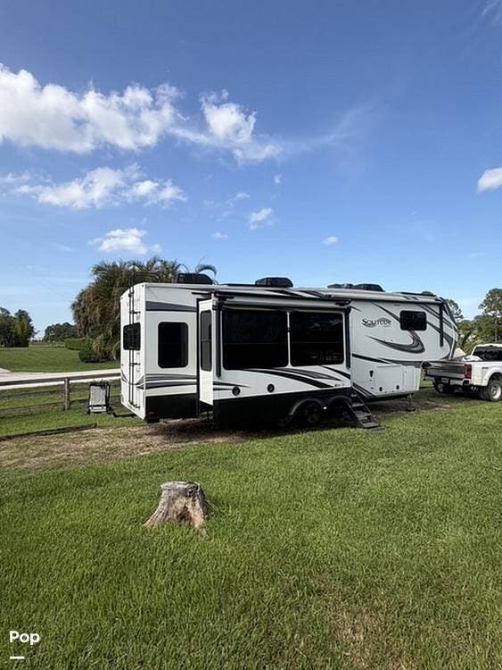 2021 Grand Design Solitude M-310GK - Used Fifth Wheel For Sale by Pop RVs in West Palm Beach, Florida features Slideout
