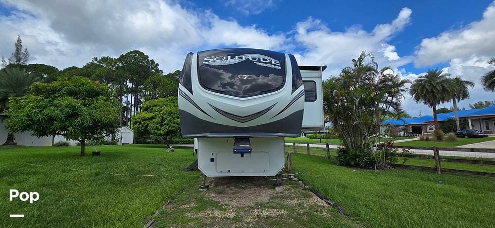 2021 Grand Design Solitude 310GK-R - Used Fifth Wheel For Sale by Pop RVs in West Palm Beach, Florida features Slideout, Air Conditioning, Generator