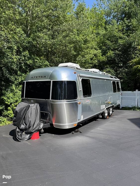 2019 Airstream International 27FB Queen Serenity - Used Travel Trailer For Sale by Pop RVs in Hanover, Massachusetts features Awning, Air Conditioning, Leveling Jacks