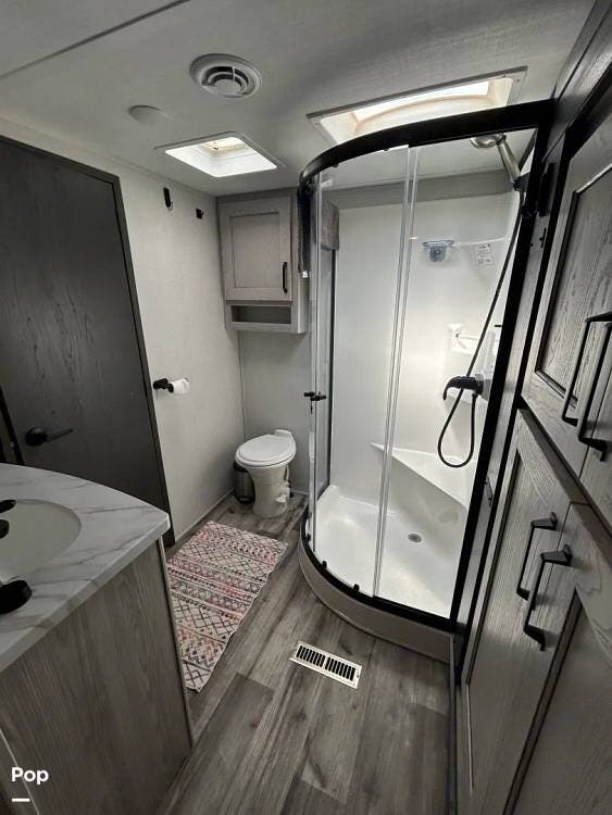 2023 Keystone Montana High Country 351BH - Used Fifth Wheel For Sale by Pop RVs in Columbia Falls, Montana features Air Conditioning, Slideout, Leveling Jacks, Awning