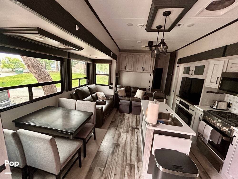 2023 Keystone Montana High Country 351BH - Used Fifth Wheel For Sale by Pop RVs in Columbia Falls, Montana features Slideout, Leveling Jacks, Awning, Air Conditioning
