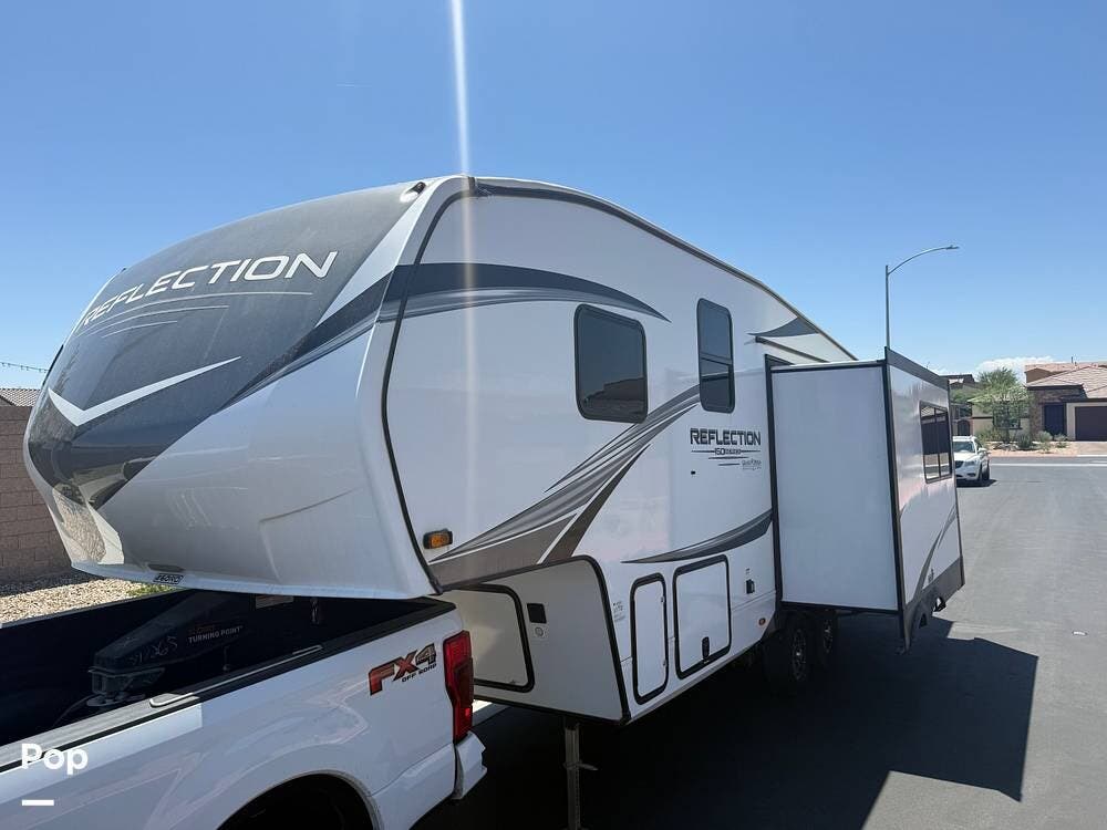 2024 Grand Design Reflection 260RD - Used Fifth Wheel For Sale by Pop RVs in North Las Vegas, Nevada features Air Conditioning, Leveling Jacks, Awning, Slideout