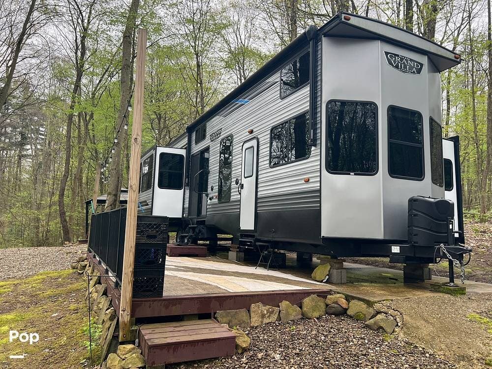2021 Forest River Wildwood Grand Lodge 42DL - Used Park Model For Sale by Pop RVs in Transfer, Pennsylvania features Slideout