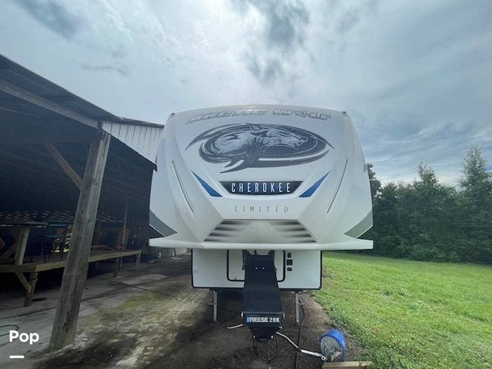 2022 Forest River Cherokee Arctic Wolf Series M-3660SUITE - Used Fifth Wheel For Sale by Pop RVs in Dade City, Florida features Slideout