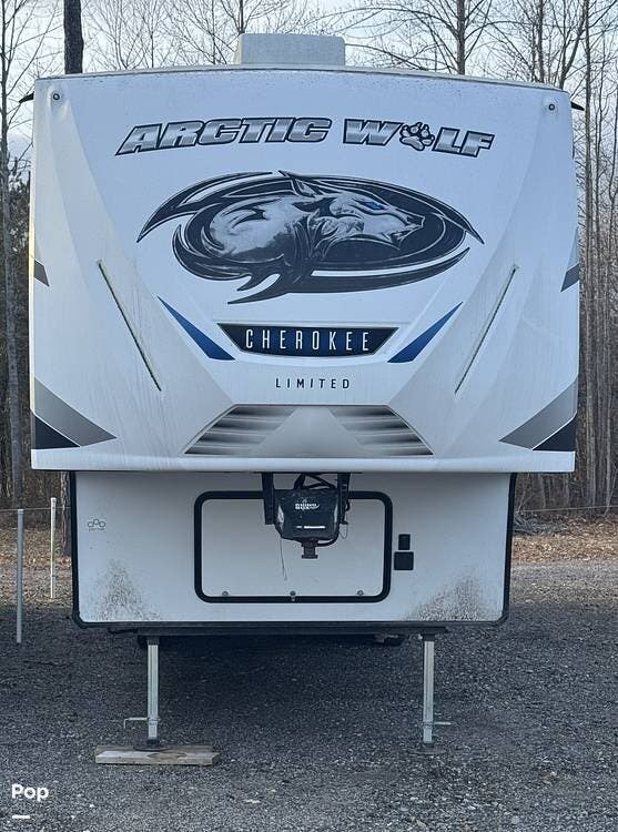 2022 Cherokee Arctic Wolf 3660 SUITE - Used Fifth Wheel For Sale by Pop RVs in Chesapeake, Virginia features Slideout
