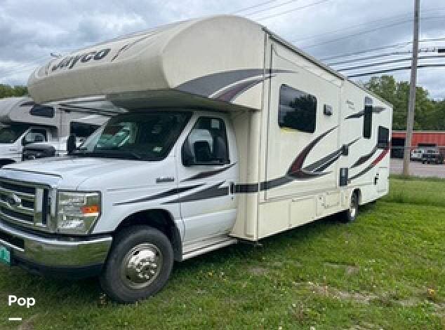 2017 Jayco Redhawk 31 XL - Used Class C For Sale by Pop RVs in Essex Junction, Vermont features Slideout