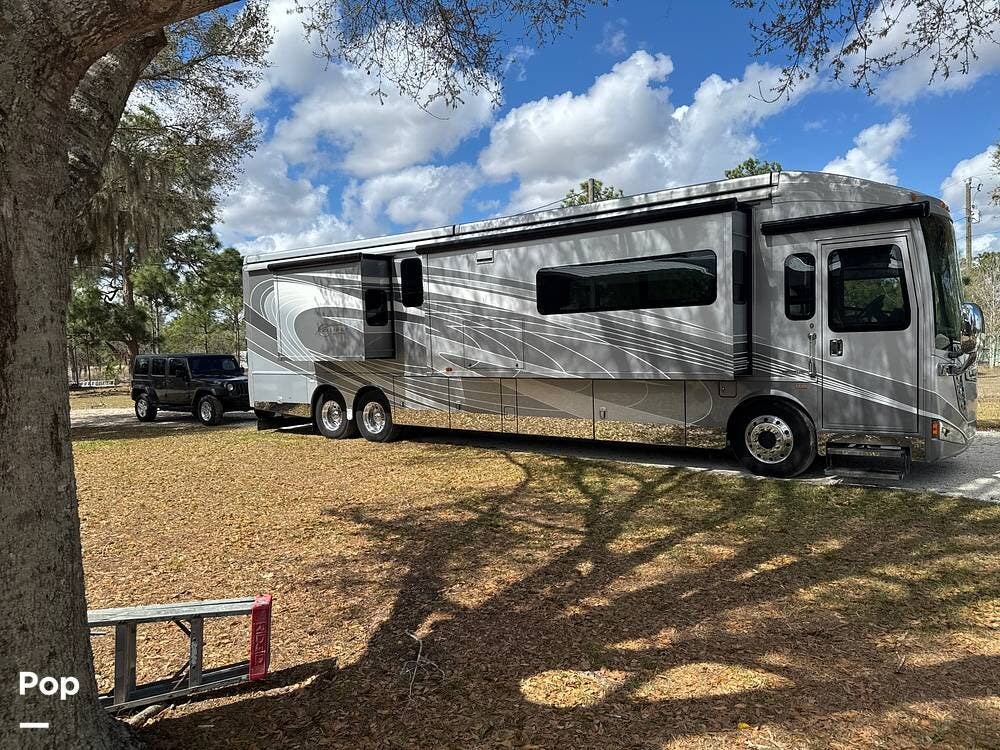 2016 Ellipse Ultra 42QL by Winnebago from Pop RVs in Venus, Florida