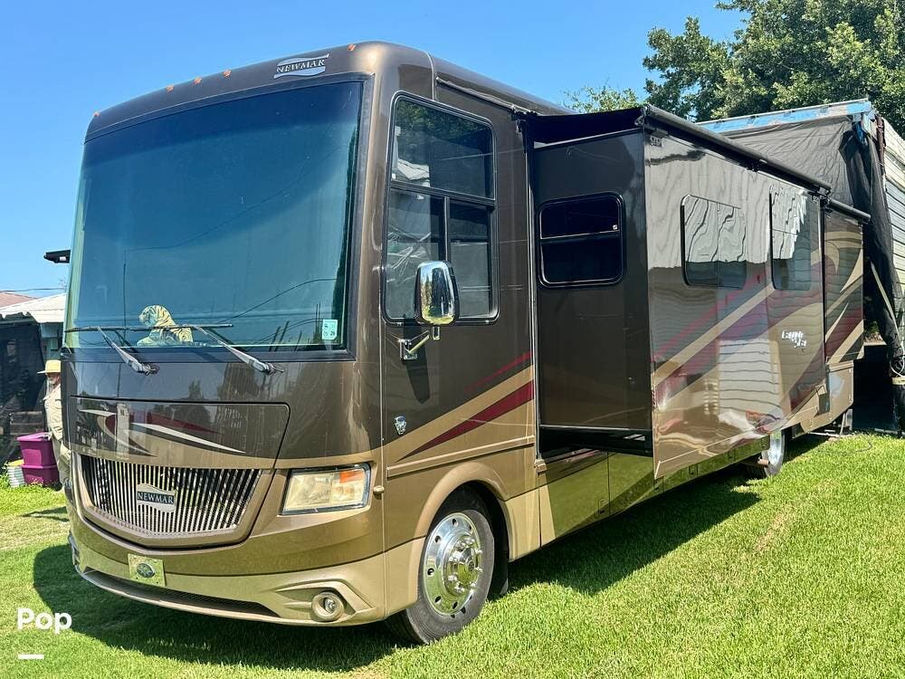 2015 Newmar Canyon Star 3953 - Used Class A For Sale by Pop RVs in Galliano, Louisiana features Awning, Generator, Slideout, Leveling Jacks, Air Conditioning