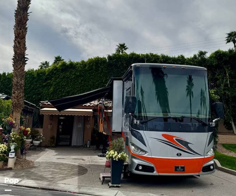 2018 Tiffin Phaeton 40IH - Used Diesel Pusher For Sale by Pop RVs in Indio, California features Slideout