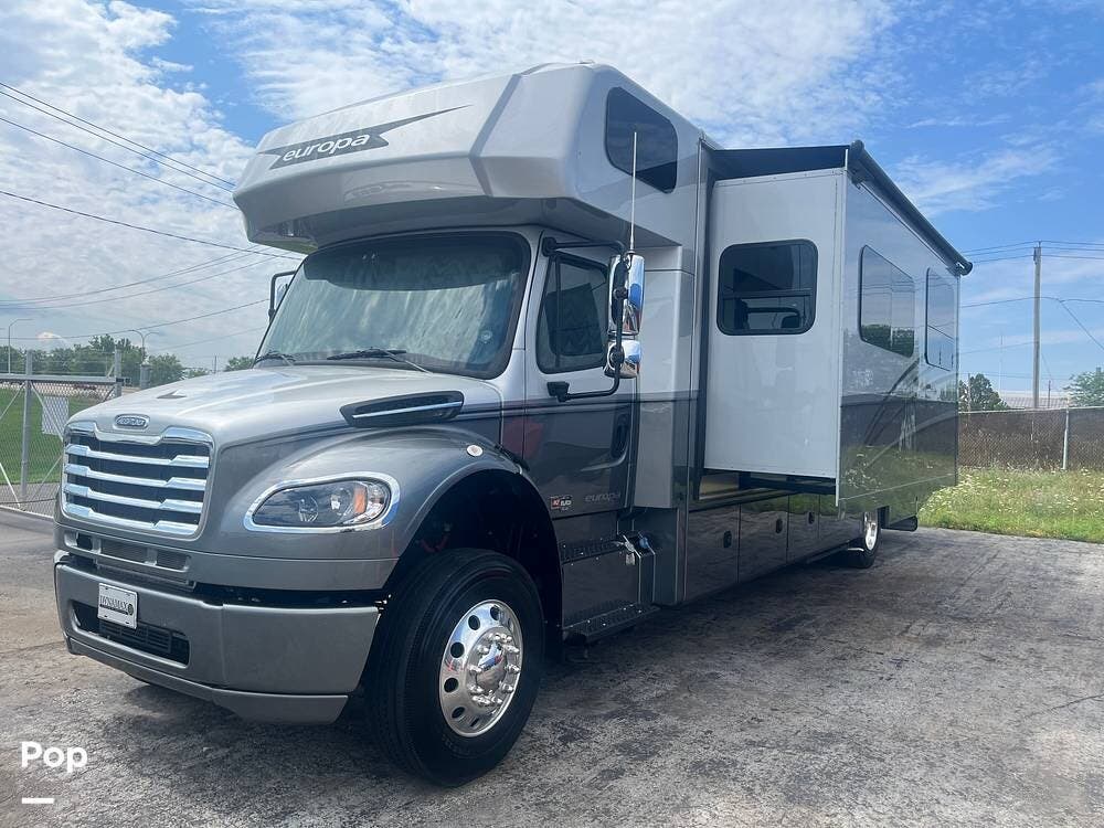 Used 2025 Dynamax Corp Europa 34SS available in Lackawanna, New York