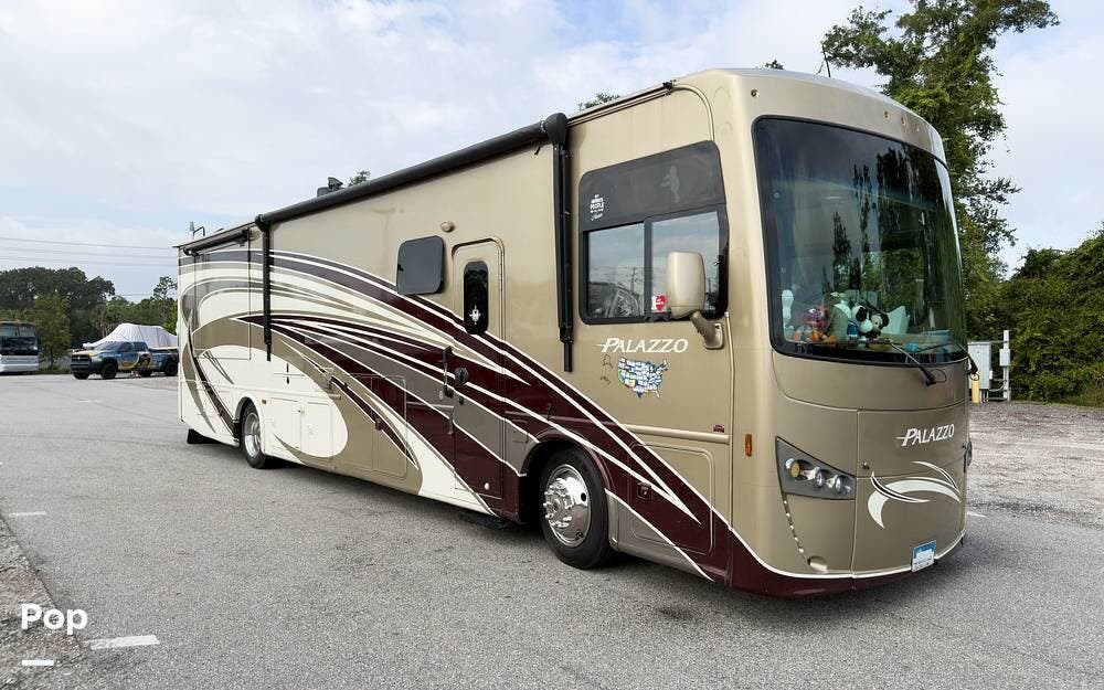 2016 Palazzo 36.2 by Thor Motor Coach from Pop RVs in Kissimmee, Florida