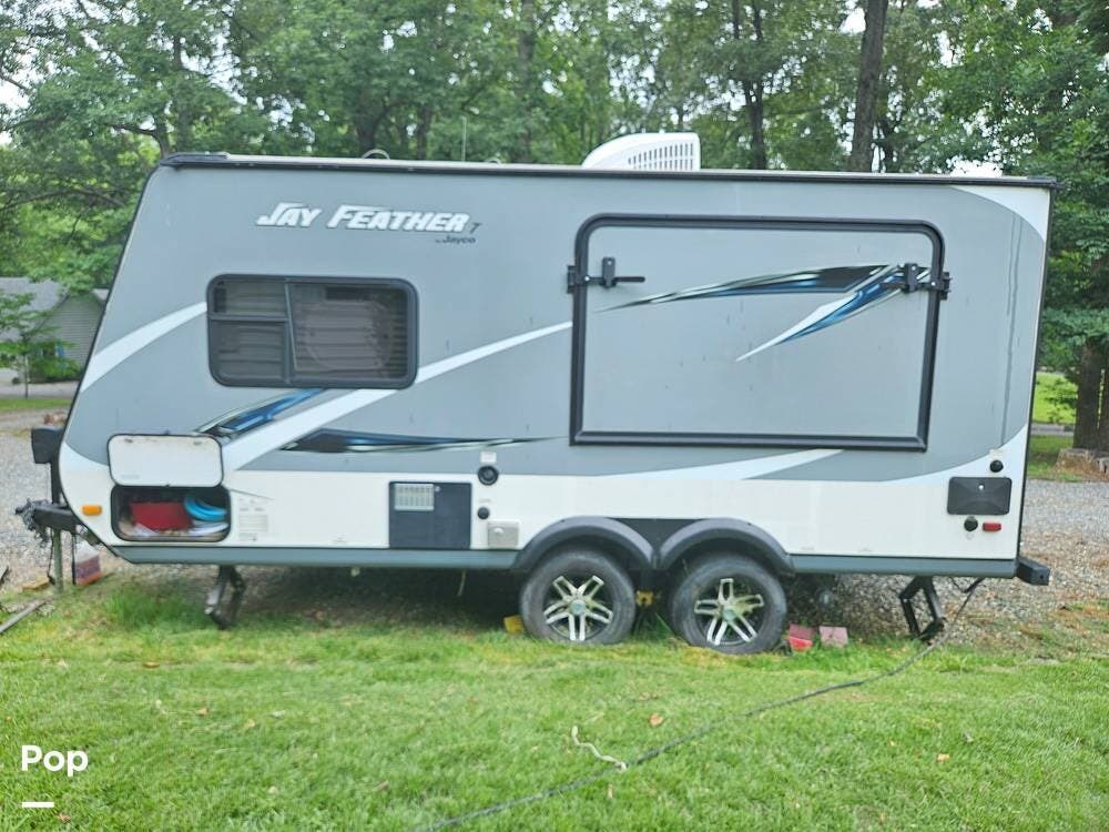2016 Jay Feather 17XFD by Jayco from Pop RVs in Julian, North Carolina
