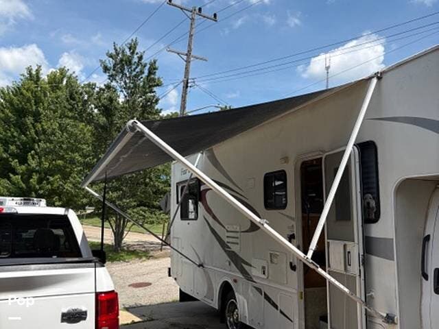 Used 2007 Thor Motor Coach Four Winds 32B available in Pittsburgh, Pennsylvania