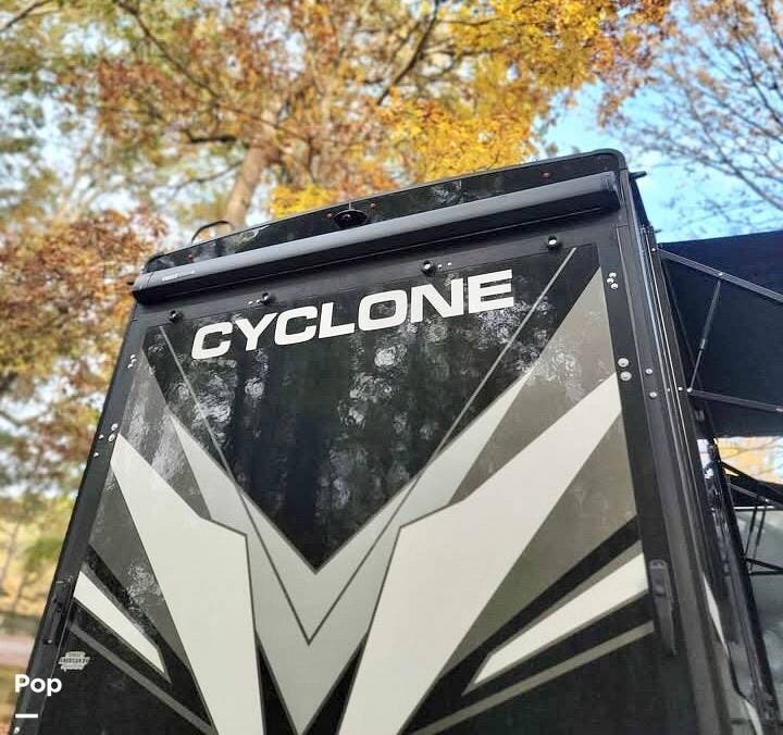 2024 Heartland Cyclone 4006 - Used Toy Hauler For Sale by Pop RVs in Apalachicola, Florida features Leveling Jacks, Air Conditioning, Generator, Slideout, Awning