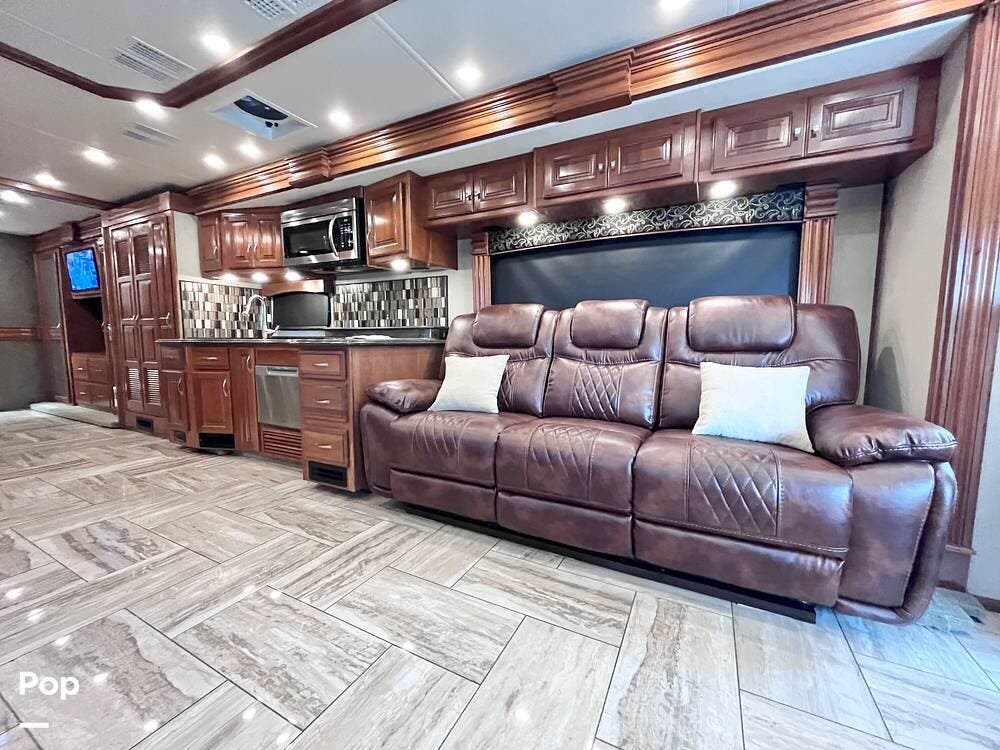 2017 Discovery LXE 40D by Fleetwood from Pop RVs in Panama City, Florida