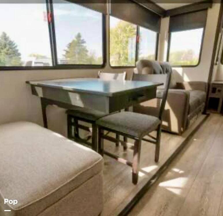 2025 Cherokee Arctic Wolf 3250 Suite - Used Fifth Wheel For Sale by Pop RVs in Saint Johns, Florida features Slideout