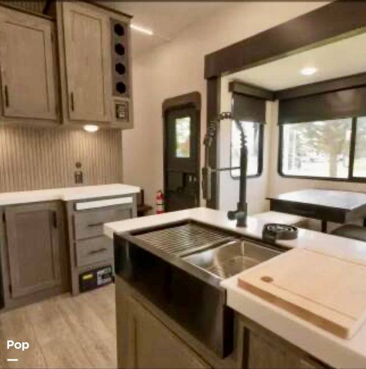 2025 Arctic Wolf 3250 Suite by Cherokee from Pop RVs in Saint Johns, Florida