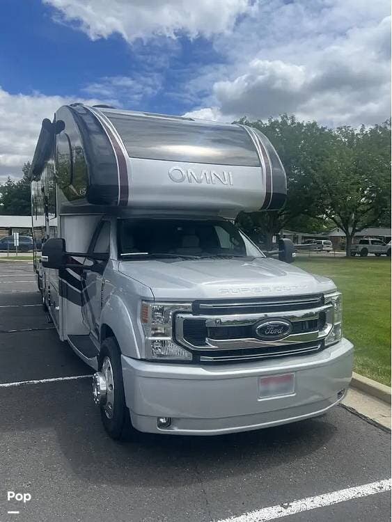 2022 Thor Motor Coach Omni RS36 Super C - Used Super C For Sale by Pop RVs in Boise, Idaho features Slideout