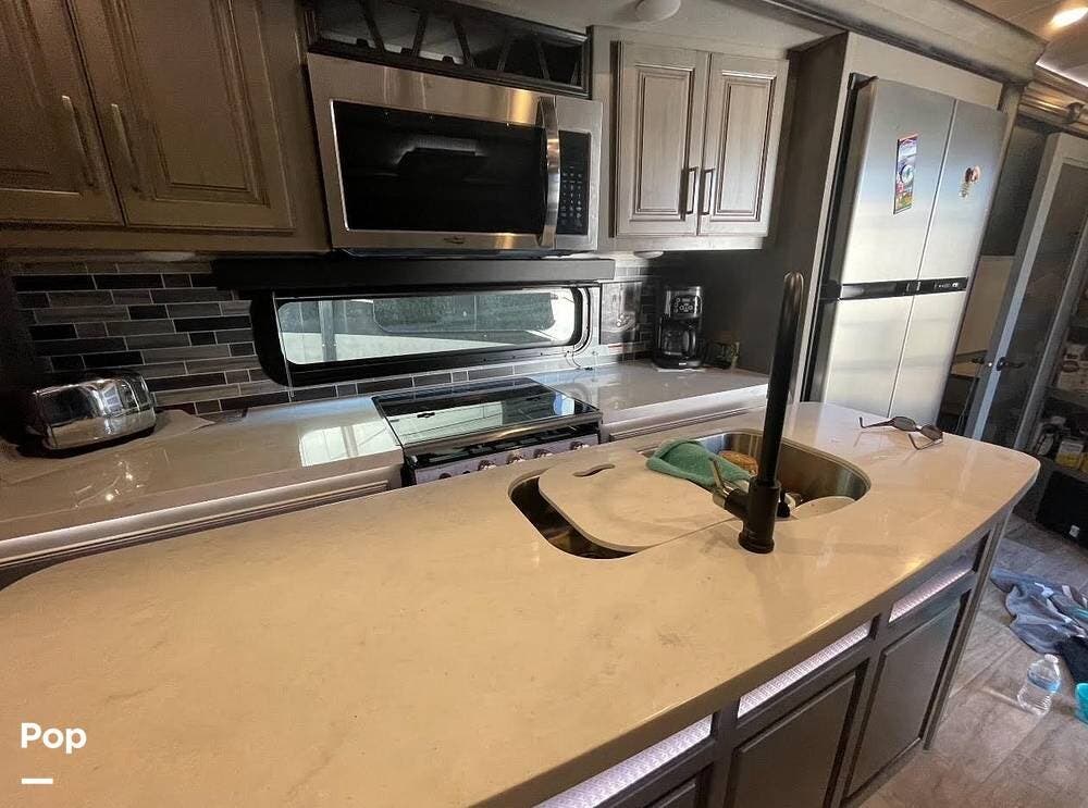 2021 Keystone Montana Legacy 3781RL - Used Fifth Wheel For Sale by Pop RVs in Paradise, California features Slideout