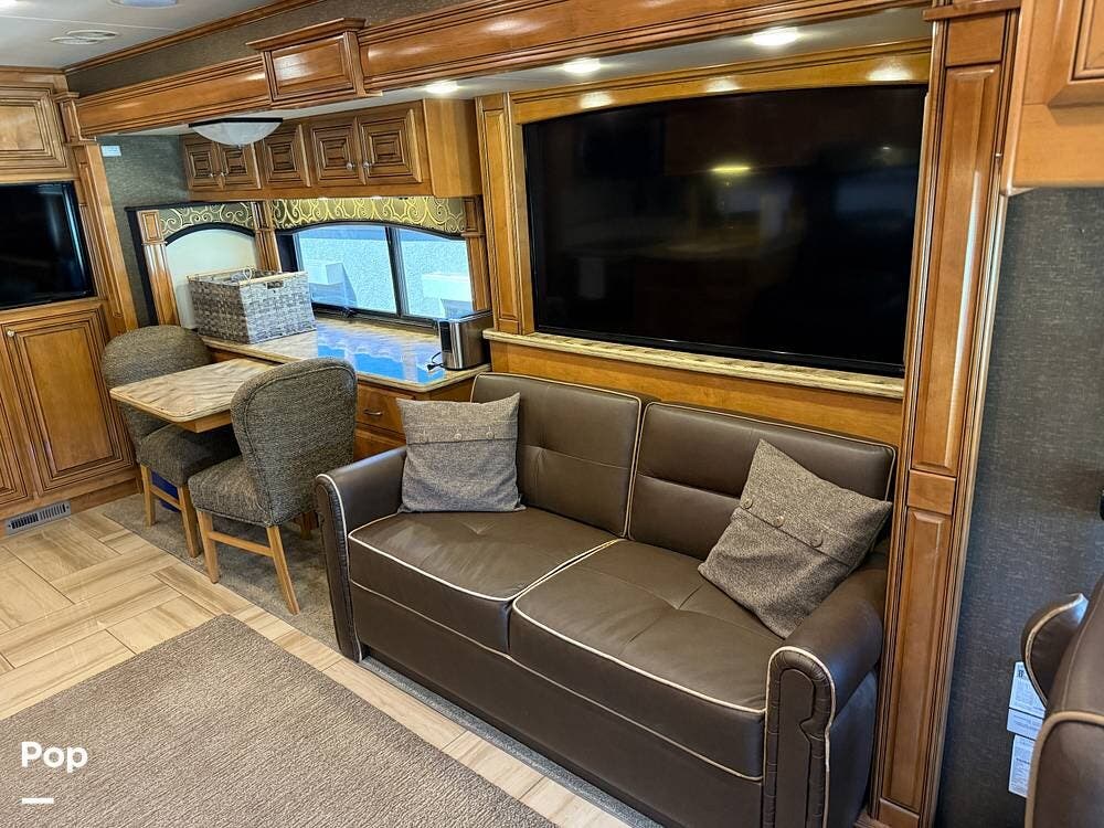 2015 Thor Motor Coach Tuscany 40DX - Used Diesel Pusher For Sale by Pop RVs in Dewey, Arizona features Air Conditioning, Leveling Jacks, Slideout, Generator