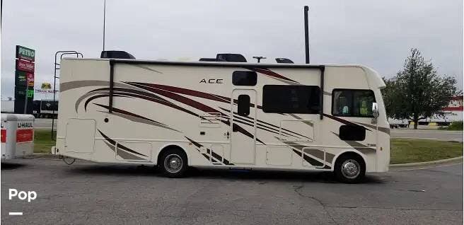 2019 Thor Motor Coach A.C.E. 30.2 - Used Class A For Sale by Pop RVs in Norfolk, Virginia features Slideout
